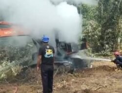 Diduga Korsleting, Excavator Milik Pemda Sanggau Terbakar
