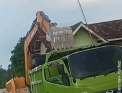 Di Tengah Kelangkaan Solar, Aktivitas Galian Tanah Uruk di Palas Tetap Berjalan Lancar